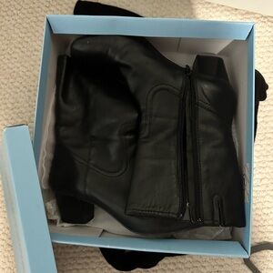 Beautiful, stylish boots. Like new.